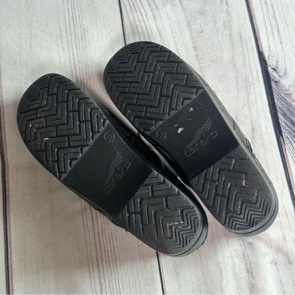 Dansko Professional Tooled Leather Clogs Sz 38 EU (7.5/8 US) Brown Nurse Shoes - Picture 9 of 9